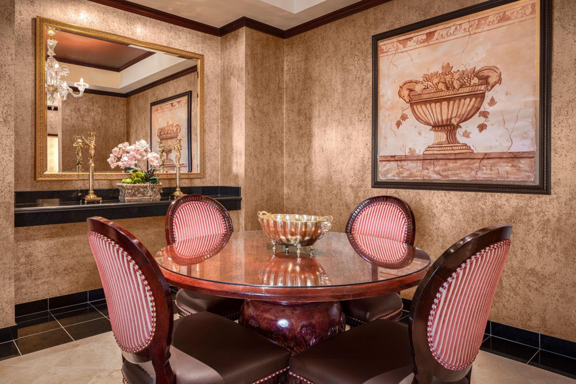 Penthouse One Bedroom Suite